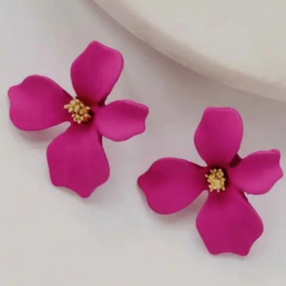 Hot Pink Flower Blossom Post Earrings 3D Floral Pretty Big Feminine Flowers New - Picture 4 of 5